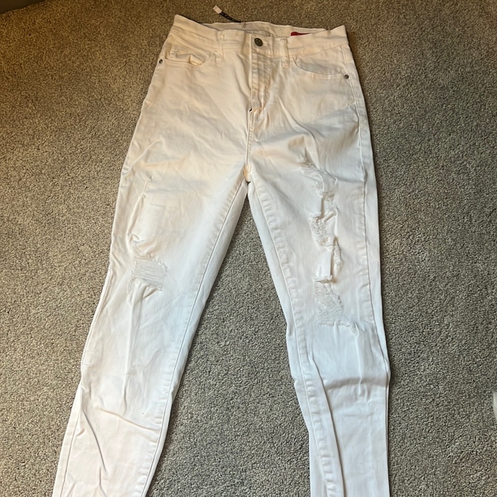 Flattering white jeans